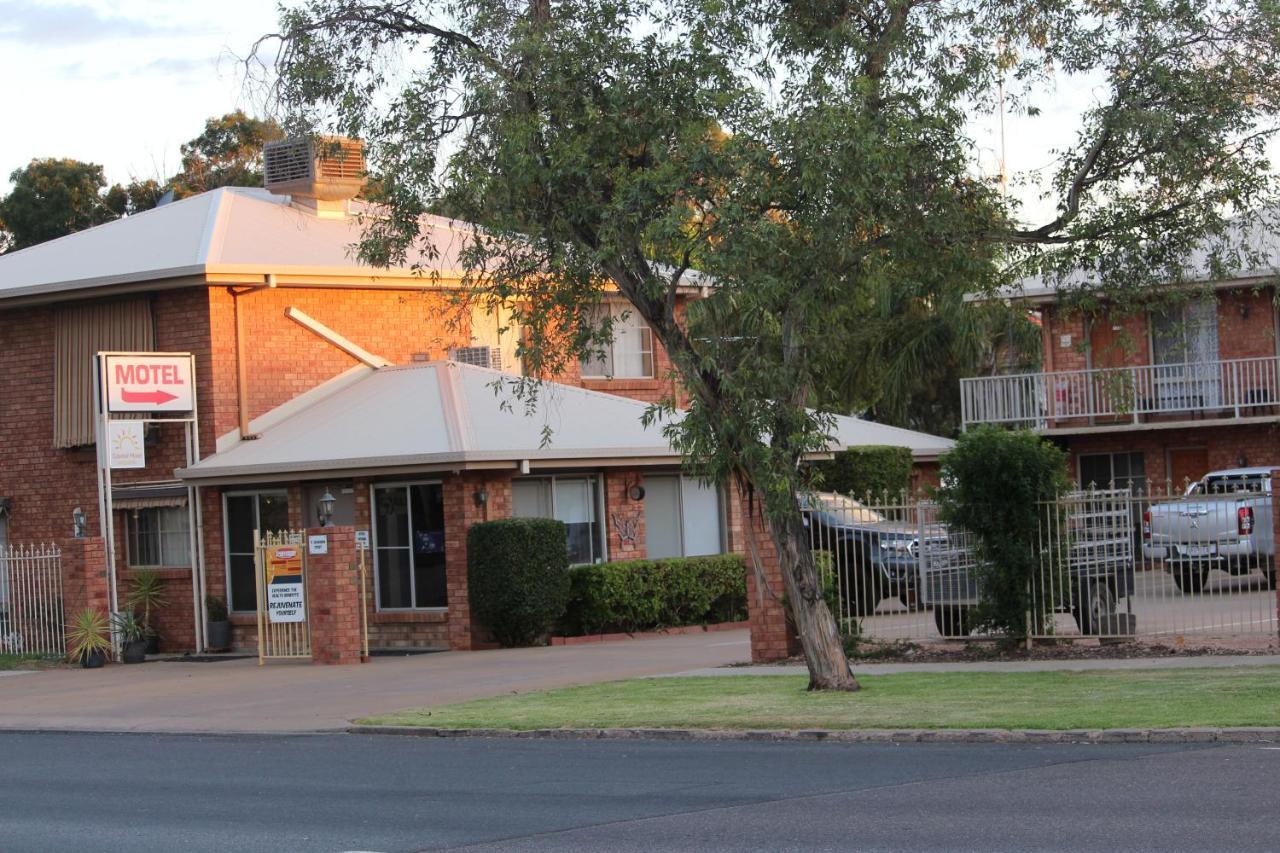 Red Cliffs Colonial Motor Lodge Extérieur photo