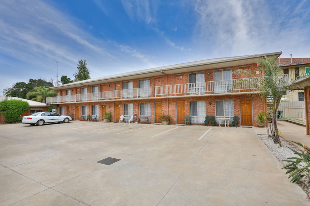 Red Cliffs Colonial Motor Lodge Extérieur photo