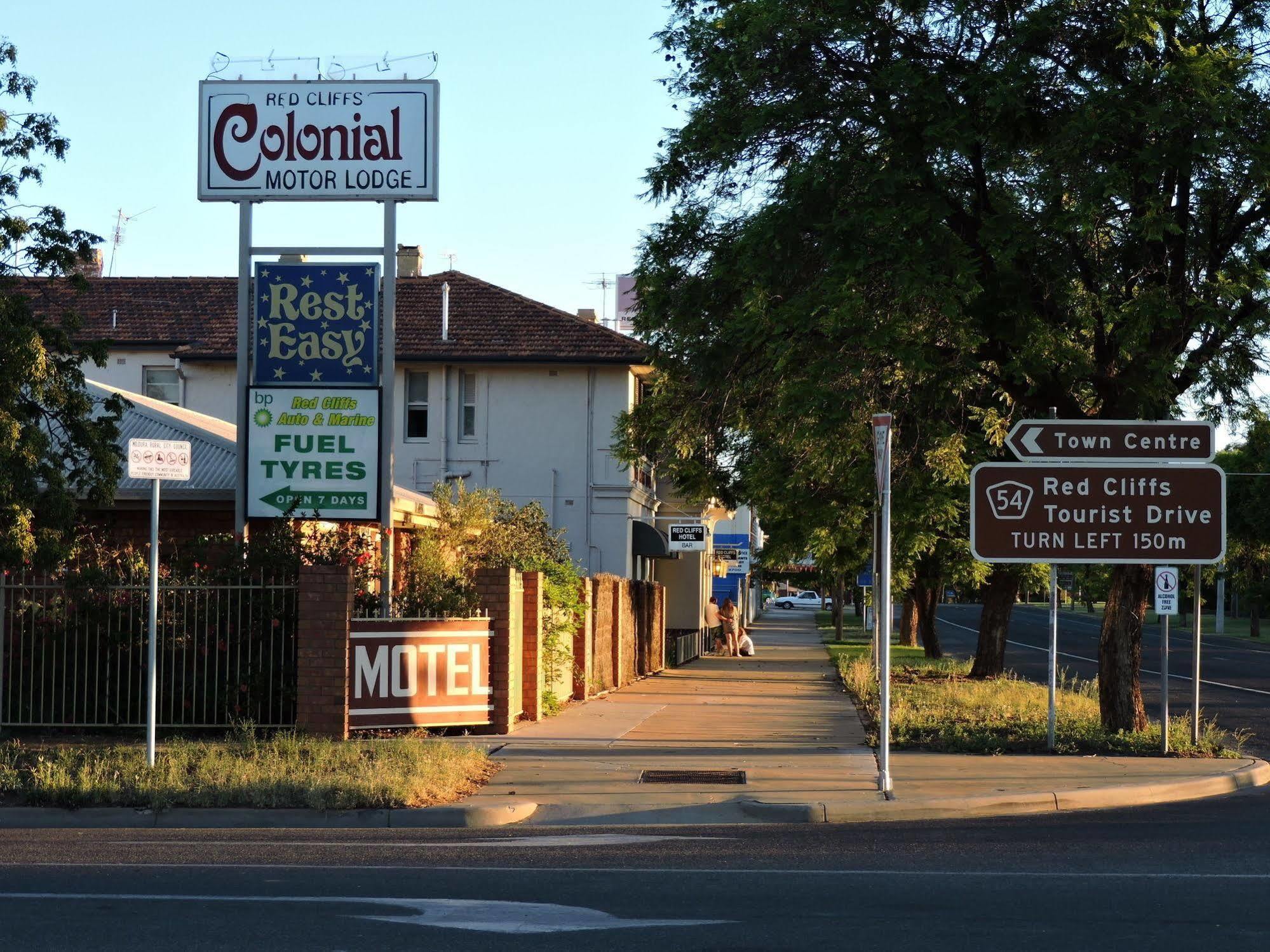 Red Cliffs Colonial Motor Lodge Extérieur photo